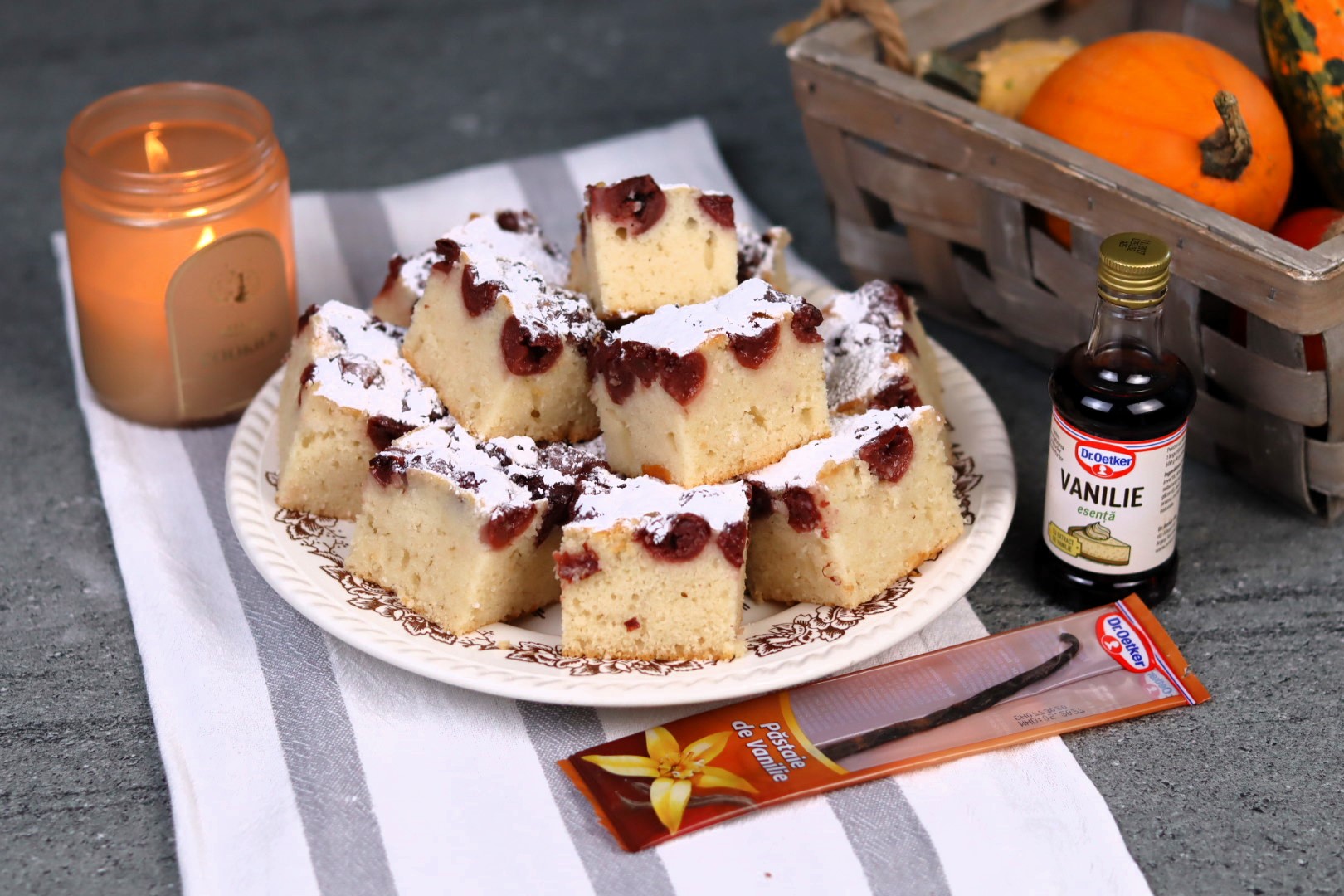 Prajitura de post cu fructe din compot