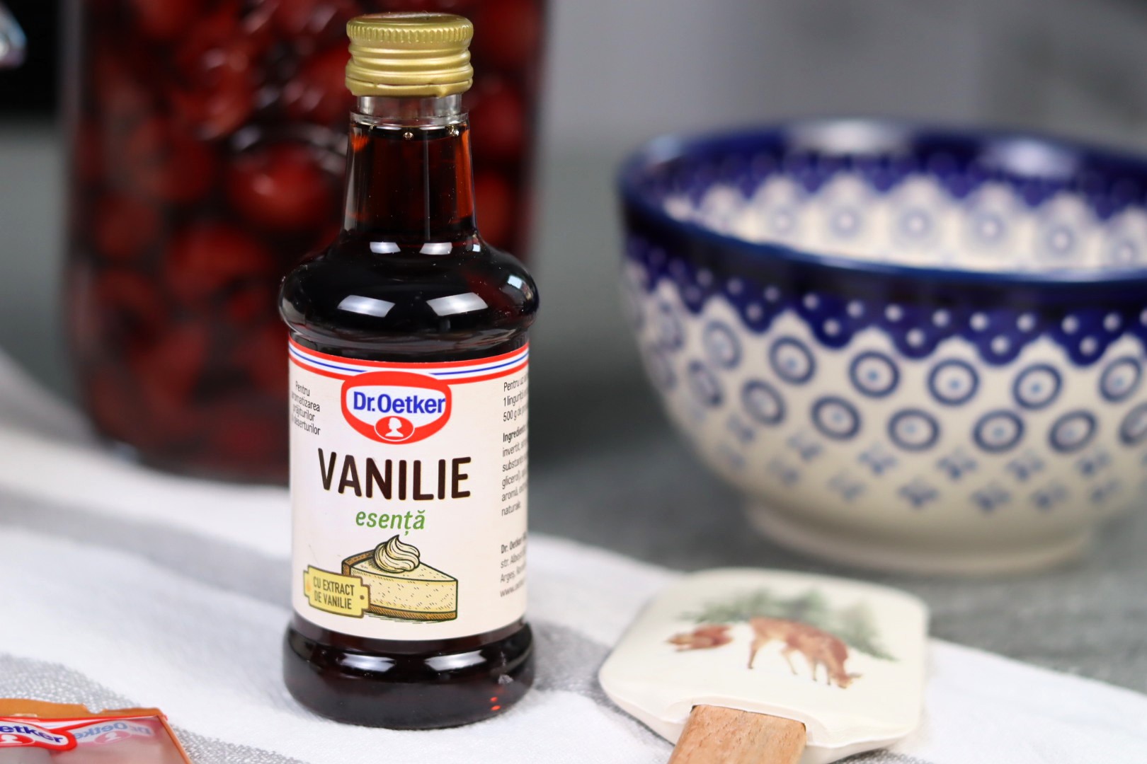 Prajitura de post cu fructe din compot