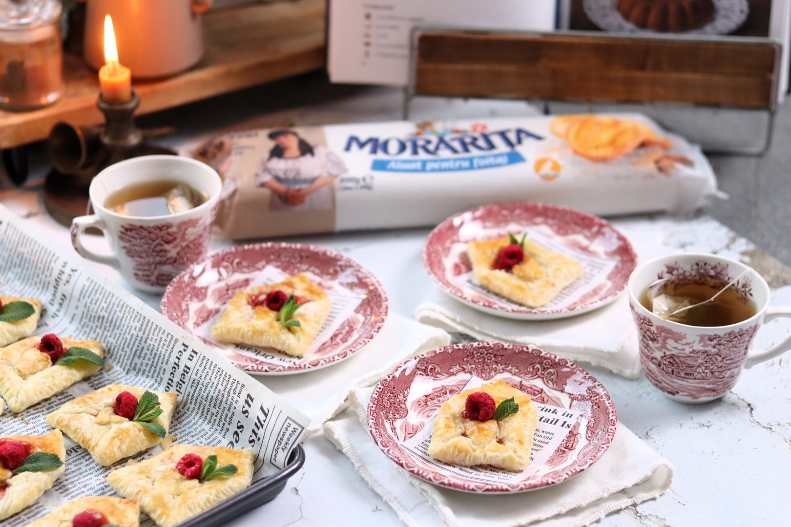 Pliculete din foitaj cu dulceata de capsuni